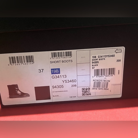 Chanel shearling lined chain boots size 37 - Picture 2 of 12